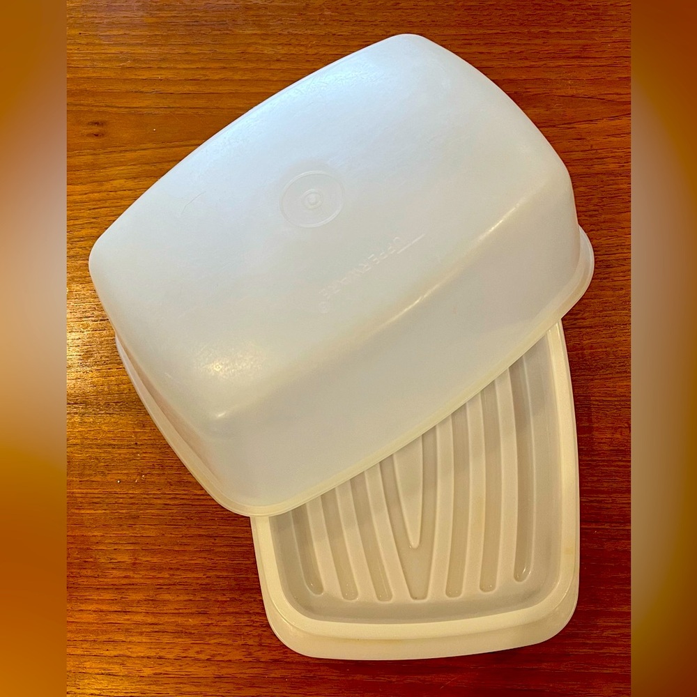 Tupperware Meat Saver, Perfect for roast chicken, beef, ham or lamb.